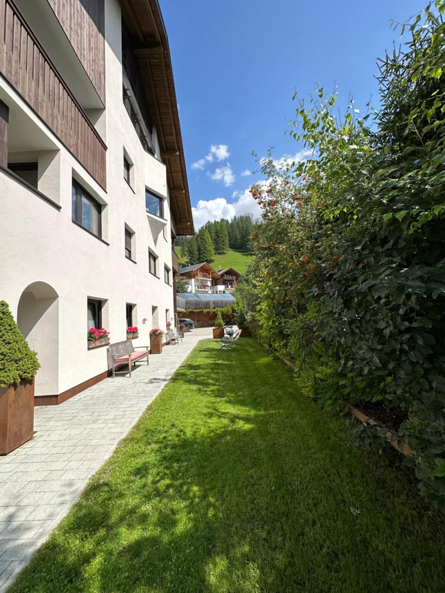 Apartment Ciasa Laoi San Cassiano  Luaran gambar