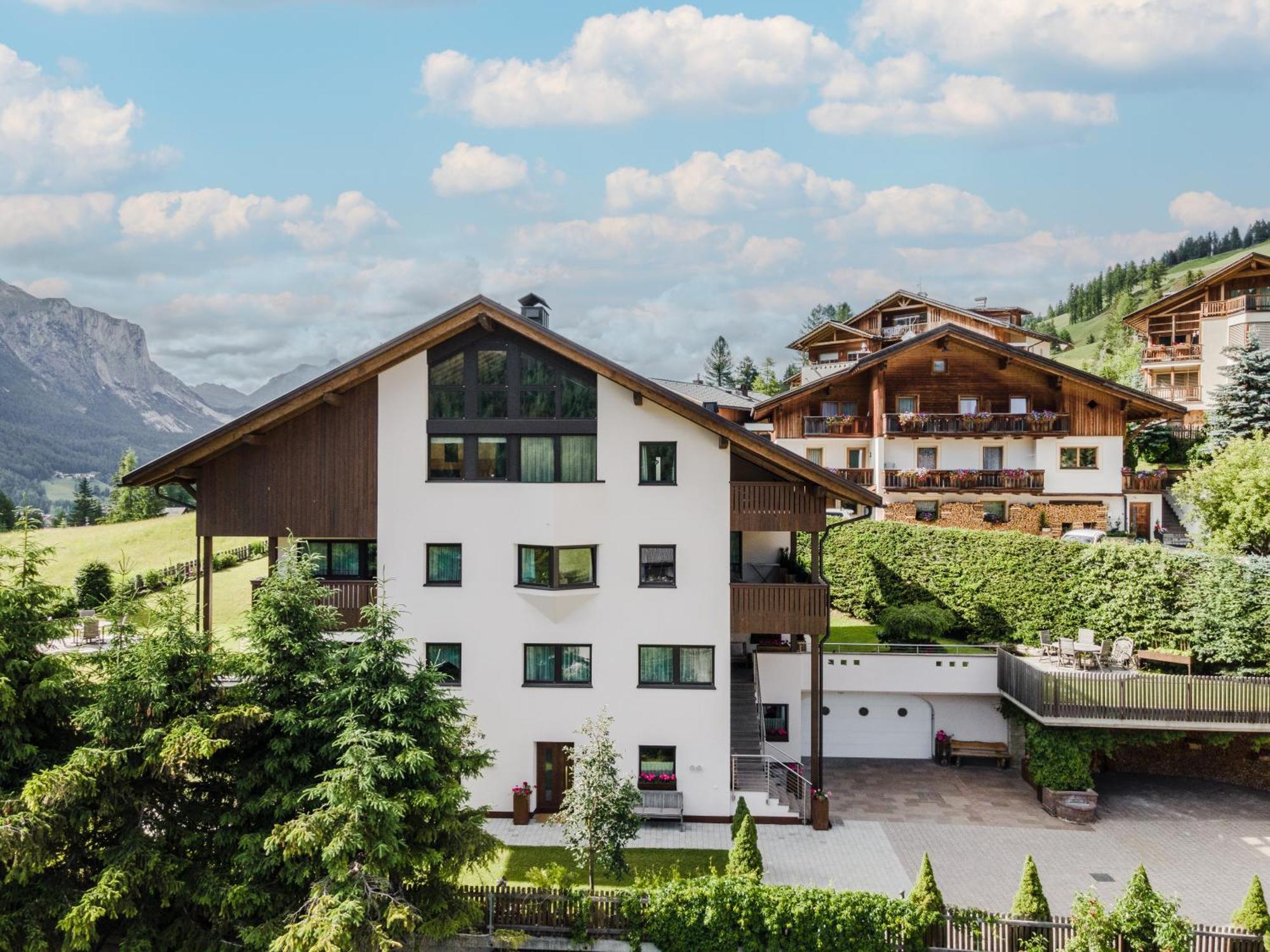 Apartment Ciasa Laoi San Cassiano  Luaran gambar