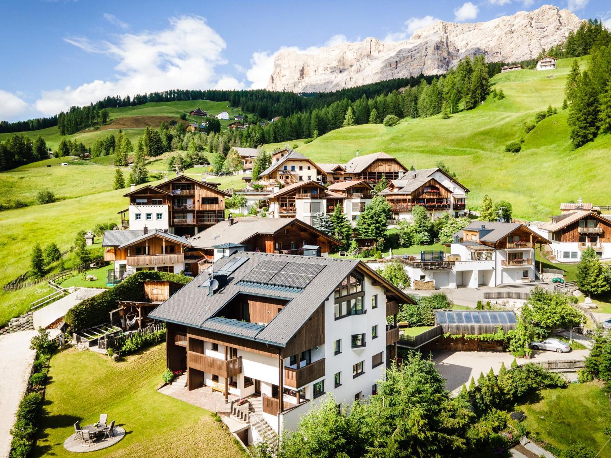 Apartment Ciasa Laoi San Cassiano  Luaran gambar