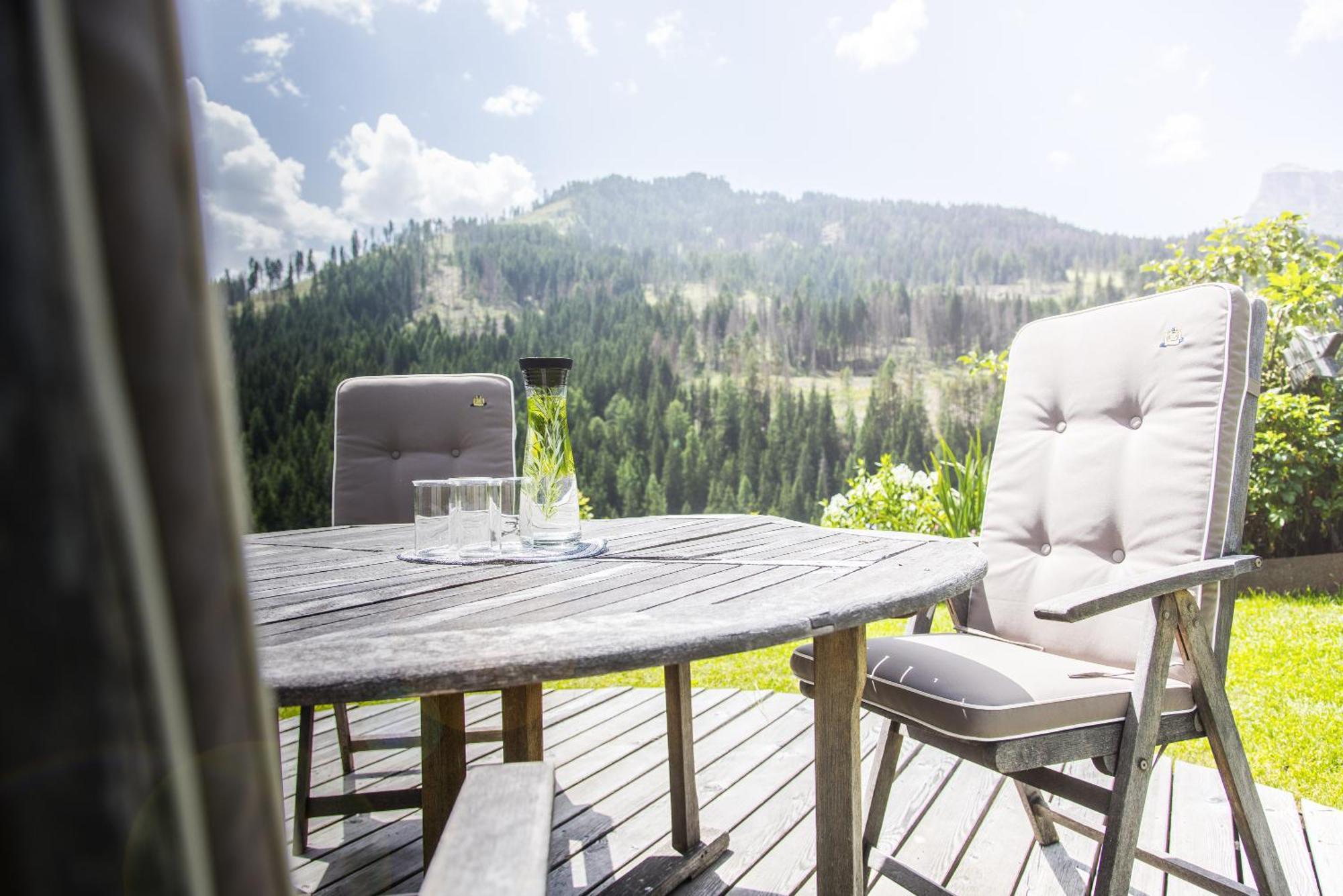 Apartment Ciasa Laoi San Cassiano  Luaran gambar