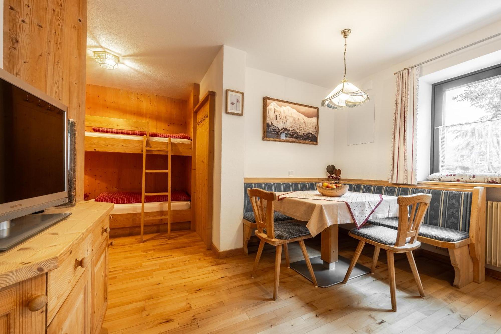 Apartment Ciasa Laoi San Cassiano  Luaran gambar