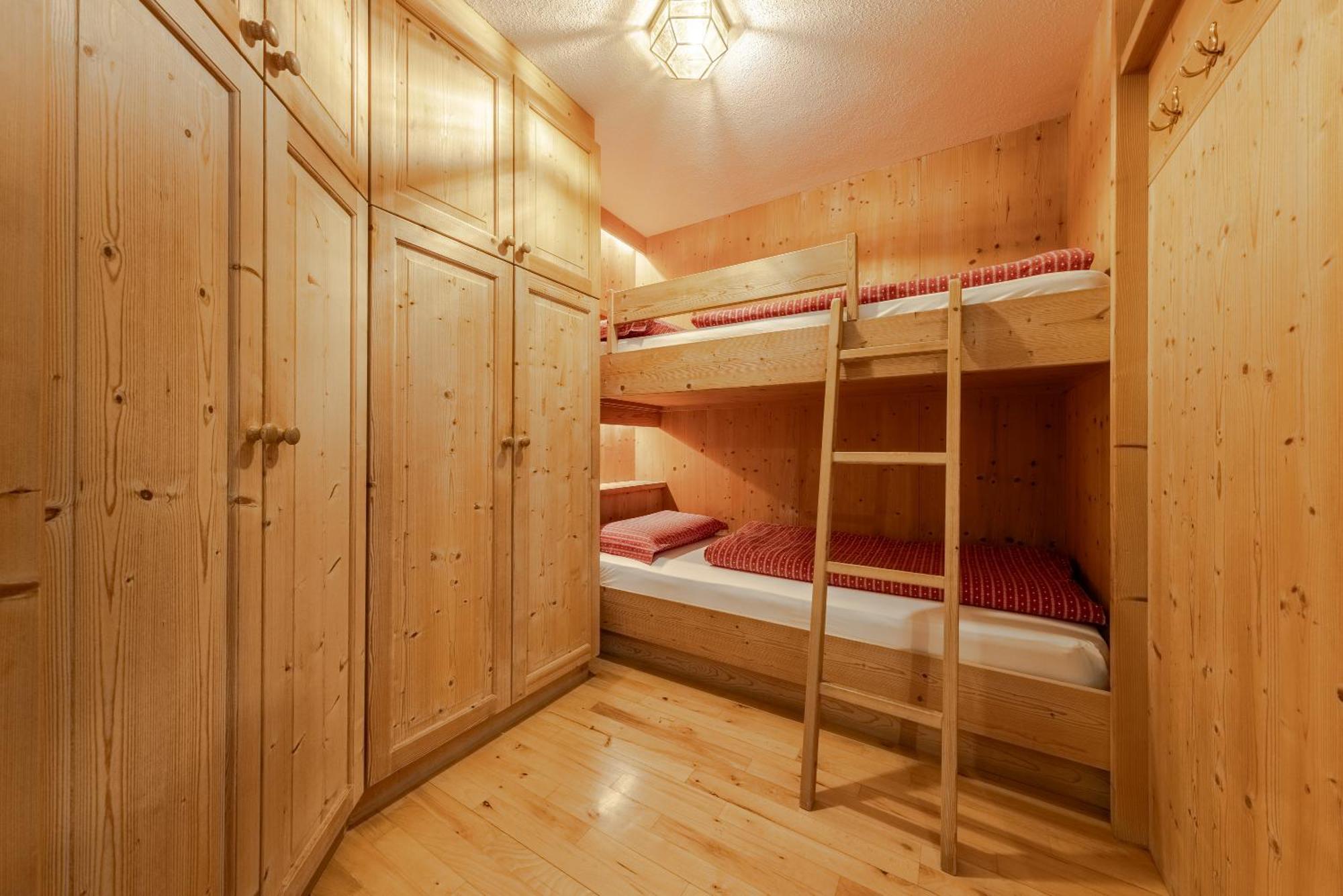 Apartment Ciasa Laoi San Cassiano  Luaran gambar