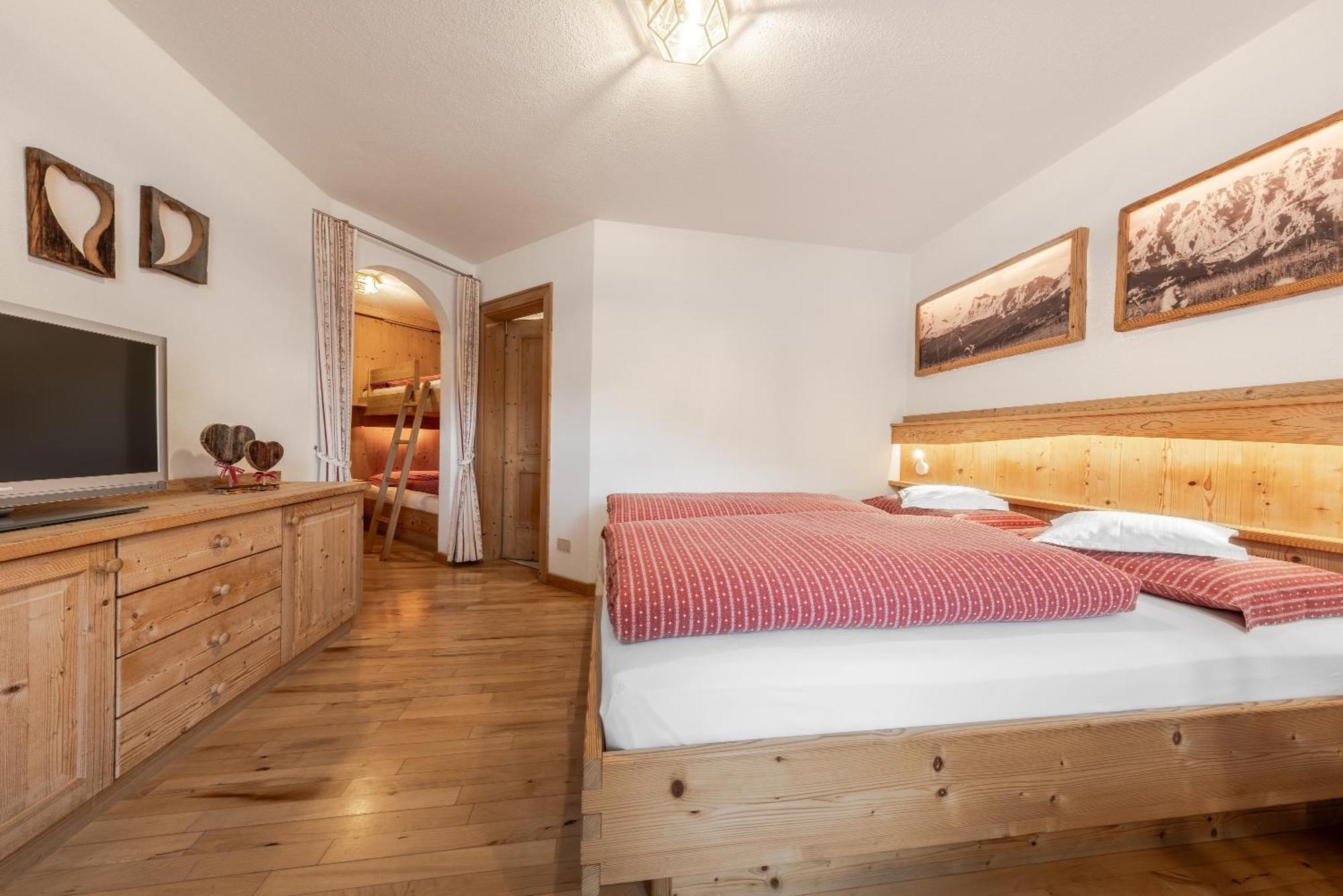 Apartment Ciasa Laoi San Cassiano  Luaran gambar