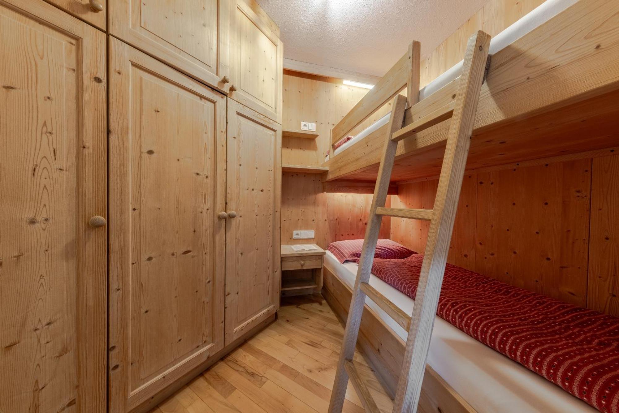 Apartment Ciasa Laoi San Cassiano  Luaran gambar