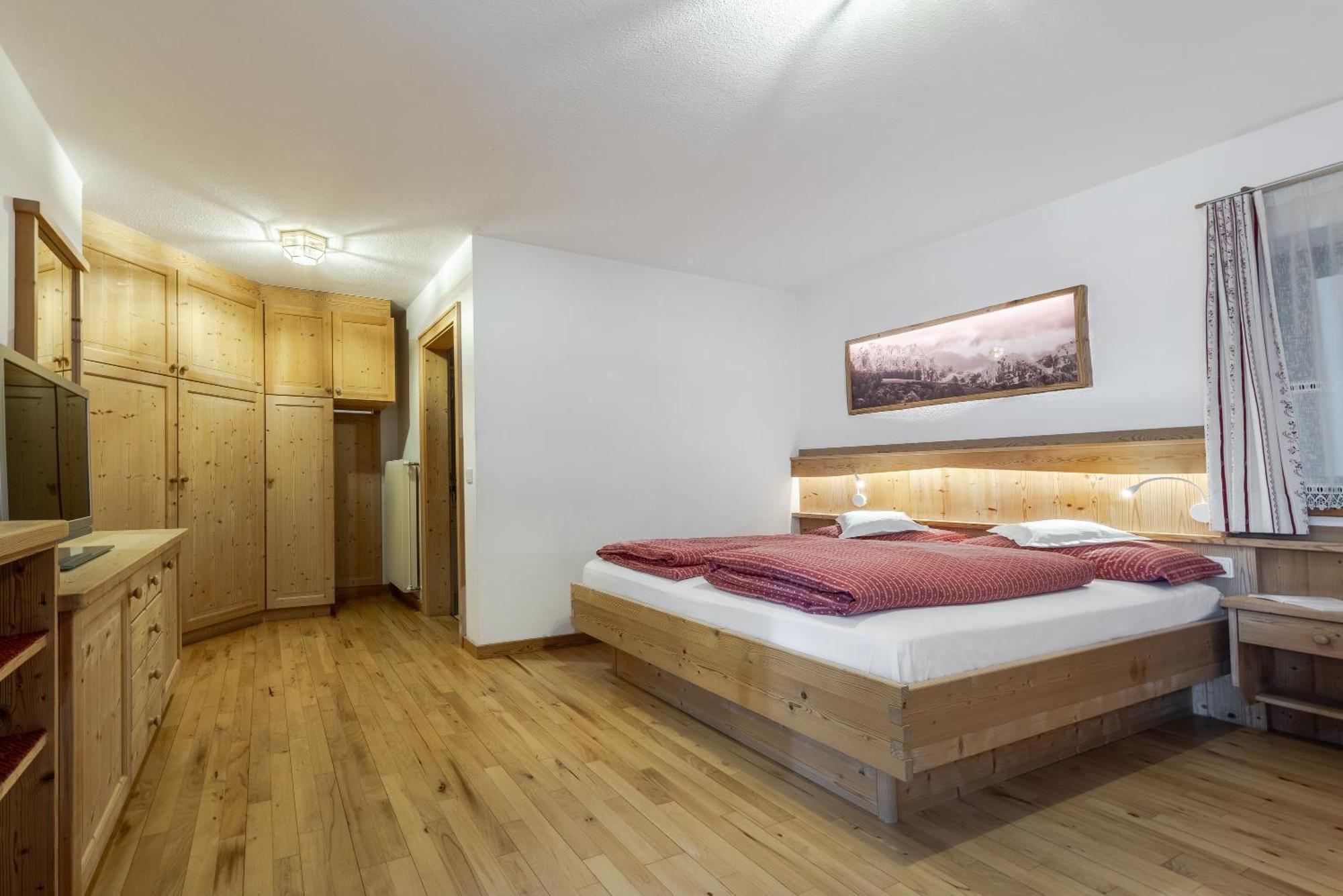 Apartment Ciasa Laoi San Cassiano  Luaran gambar