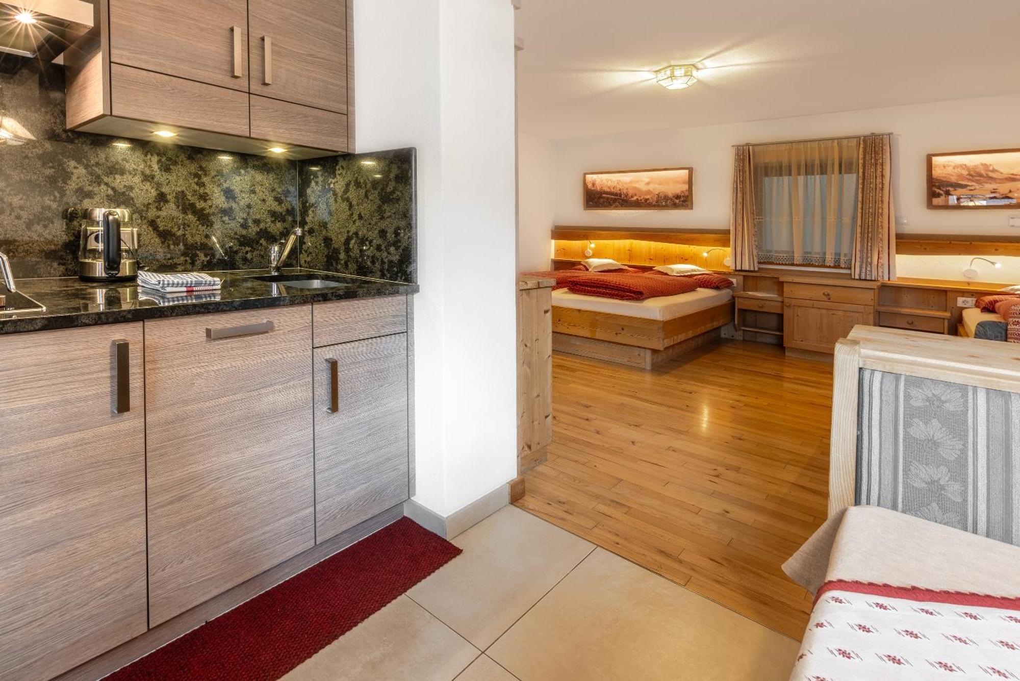 Apartment Ciasa Laoi San Cassiano  Luaran gambar